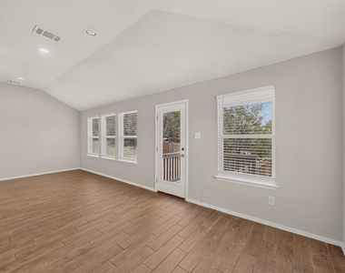 3704 Allegiance Ave - Photo Thumbnail 4