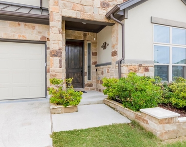 1012 Clearwell St - Photo Thumbnail 3