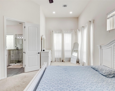 1012 Clearwell St - Photo Thumbnail 19