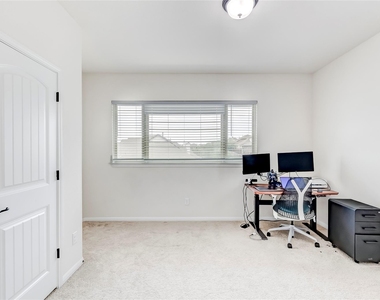 1012 Clearwell St - Photo Thumbnail 28