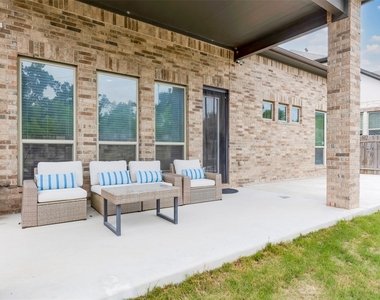 1012 Clearwell St - Photo Thumbnail 35