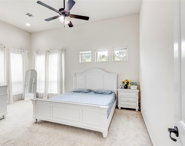 1012 Clearwell St - Photo Thumbnail 17