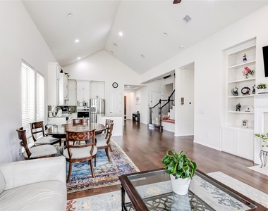 1012 Clearwell St - Photo Thumbnail 9