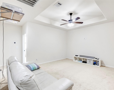 1012 Clearwell St - Photo Thumbnail 25