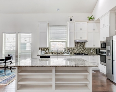 1012 Clearwell St - Photo Thumbnail 11