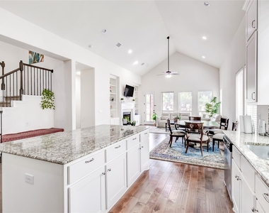 1012 Clearwell St - Photo Thumbnail 15