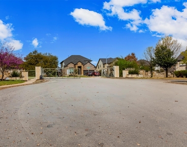 1012 Clearwell St - Photo Thumbnail 37