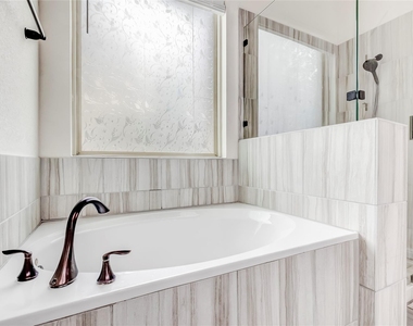 1012 Clearwell St - Photo Thumbnail 22