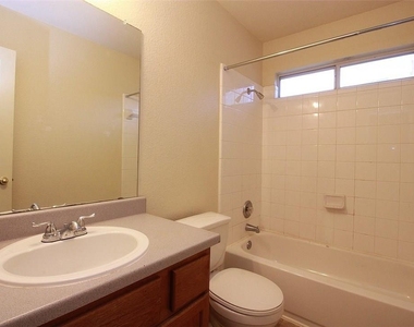 7310 Dan Jean Dr - Photo Thumbnail 14