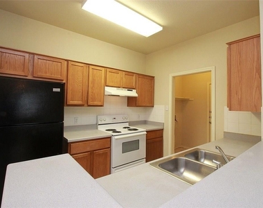 7310 Dan Jean Dr - Photo Thumbnail 5