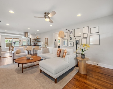 1214 Stobaugh St - Photo Thumbnail 2