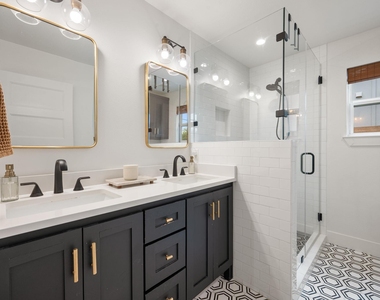 1214 Stobaugh St - Photo Thumbnail 6