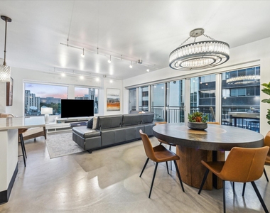 800 Brazos St - Photo Thumbnail 7
