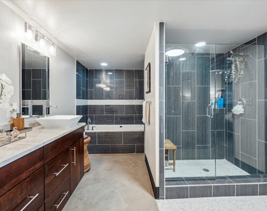 800 Brazos St - Photo Thumbnail 9