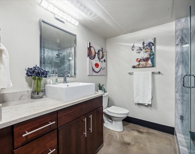 800 Brazos St - Photo Thumbnail 12