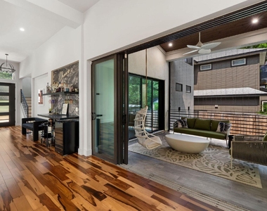 1102 W Monroe St - Photo Thumbnail 20