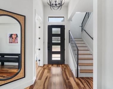 1102 W Monroe St - Photo Thumbnail 6