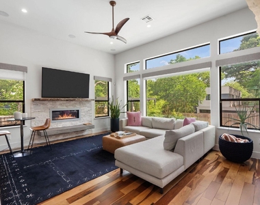 1102 W Monroe St - Photo Thumbnail 15