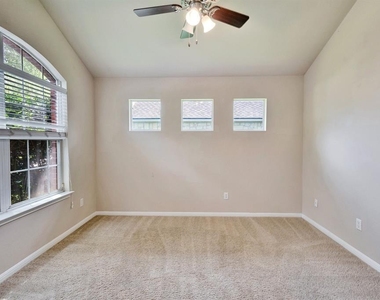 507 King Eider Ln - Photo Thumbnail 3