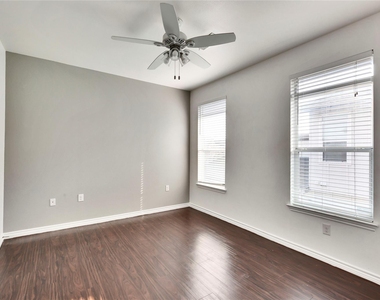 2606 Wilson St - Photo Thumbnail 9