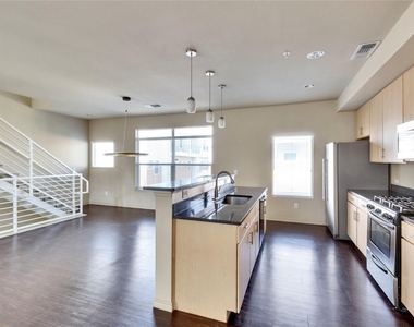 2606 Wilson St - Photo Thumbnail 2