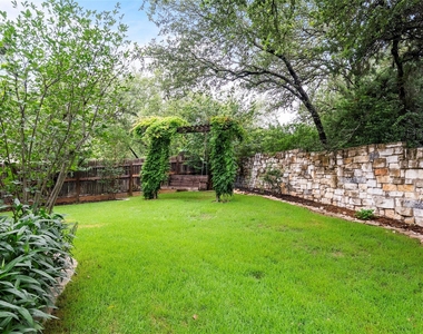 11704 Quintana Cv - Photo Thumbnail 7
