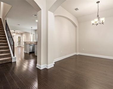 11704 Quintana Cv - Photo Thumbnail 10