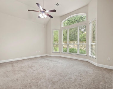 11704 Quintana Cv - Photo Thumbnail 3