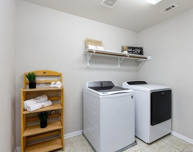 241 Silver Maple Dr - Photo Thumbnail 14