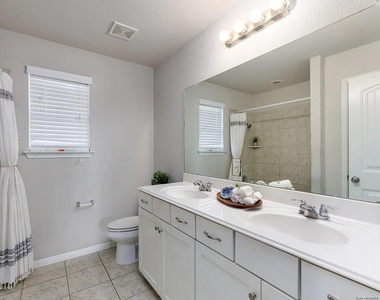 241 Silver Maple Dr - Photo Thumbnail 9