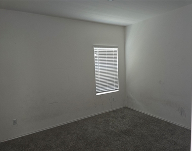 720 Mallow Rd - Photo Thumbnail 14