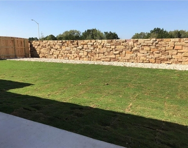 720 Mallow Rd - Photo Thumbnail 8
