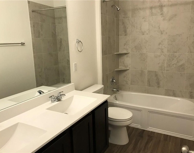 720 Mallow Rd - Photo Thumbnail 6