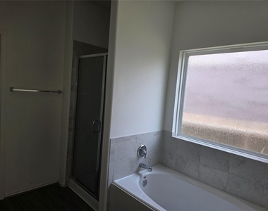 720 Mallow Rd - Photo Thumbnail 12