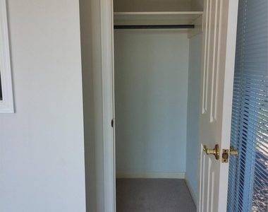 525 Northwood Hills Dr - Photo Thumbnail 17