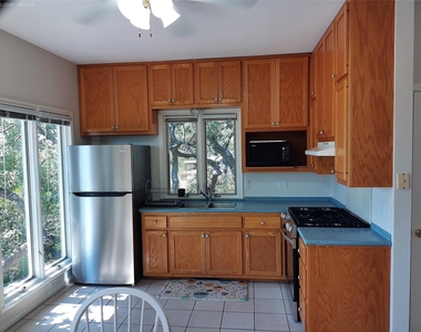 525 Northwood Hills Dr - Photo Thumbnail 4