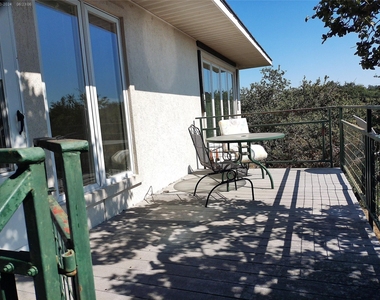 525 Northwood Hills Dr - Photo Thumbnail 8