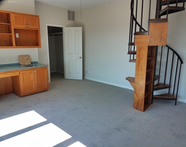 525 Northwood Hills Dr - Photo Thumbnail 20