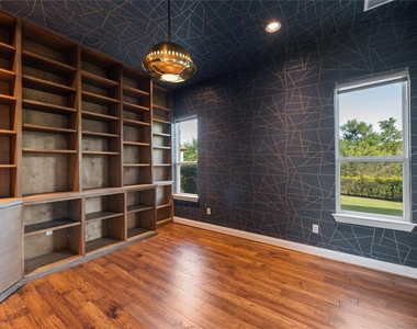 716 Crestone Stream Dr - Photo Thumbnail 6