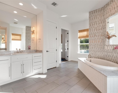 716 Crestone Stream Dr - Photo Thumbnail 18
