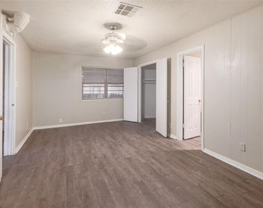 2318 Willow St - Photo Thumbnail 9