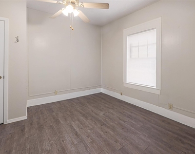 2318 Willow St - Photo Thumbnail 12