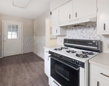 2318 Willow St - Photo Thumbnail 7
