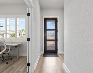 107 Breda Ave - Photo Thumbnail 4