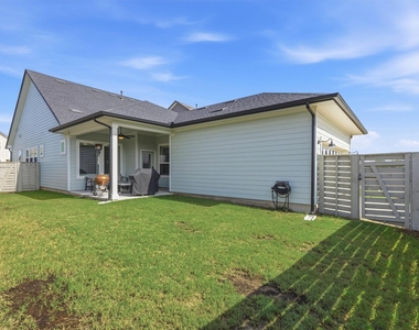 107 Breda Ave - Photo Thumbnail 24