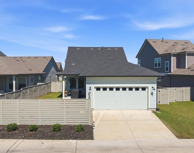 107 Breda Ave - Photo Thumbnail 26