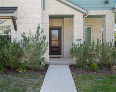 9015 Lookse Ln - Photo Thumbnail 8
