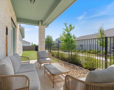 9015 Lookse Ln - Photo Thumbnail 10