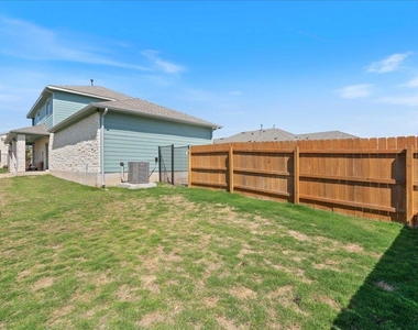 9015 Lookse Ln - Photo Thumbnail 12