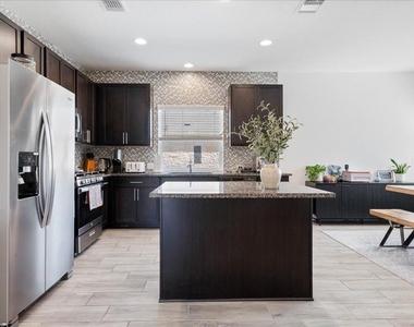 9015 Lookse Ln - Photo Thumbnail 17